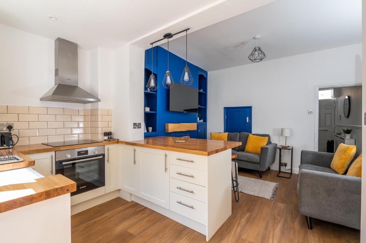 Stylish, Centrally Located Terrace - Pass The Key 约克 外观 照片